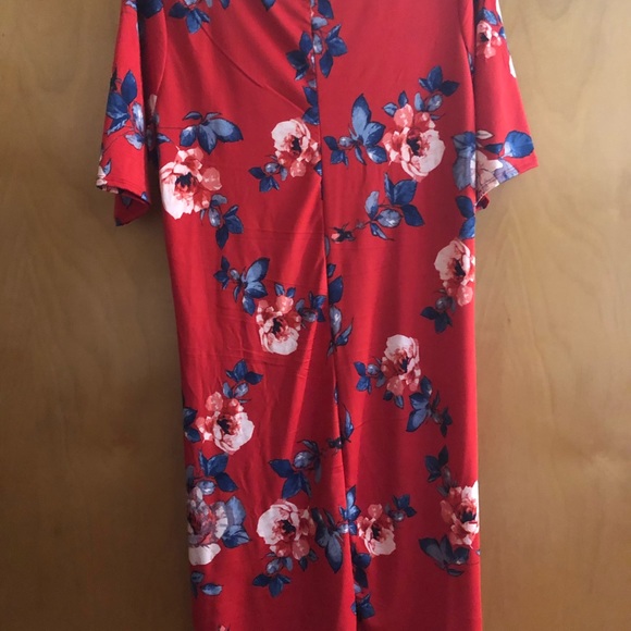 Red flower dress - Picture 2 of 4
